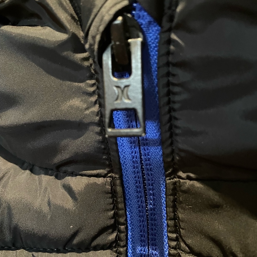 Hurley Blue and Black Puffer Vest with Gray Sleeves - Picture 3 of 7